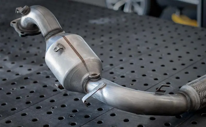 Magnaflow Direct-Fit Catalytic Converter For 2005–2007 Jeep Liberty 3.7L 2